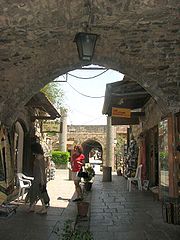 http://upload.wikimedia.org/wikipedia/en/thumb/e/e7/Byblos_Historic_Quarter.jpg/180px-Byblos_Historic_Quarter.jpg