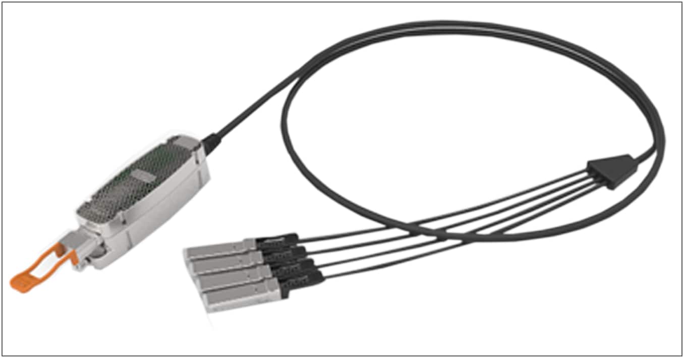 Cisco 4SQRA Reverse Adapter with QSFP+ Module Plugged In