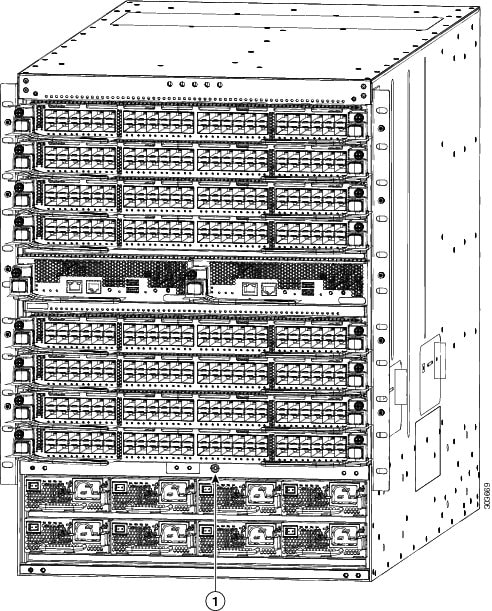 Cisco Nexus 7710 シャーシ前面の ESD ポートの位置。