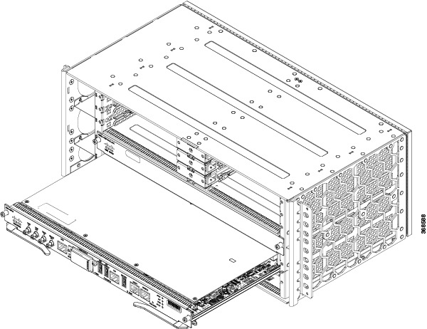 この図は、RSP4 を NCS 560-4 ルータに取り付ける方法を示しています。