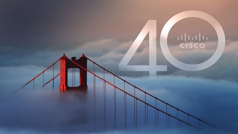  Brücke in den Wolken mit 40 Jahre Cisco-Logo