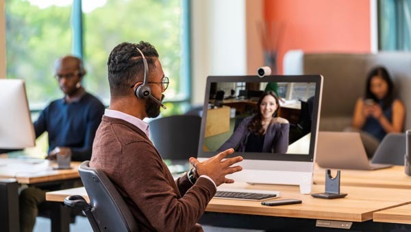 Cisco Webex DX80 with Cisco 500 Series Headset