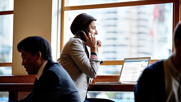 Communicate more effectively with unified communication applications