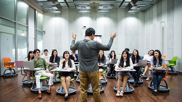 Ofrecer mejores experiencias digitales a profesores y alumnos