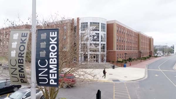Case study: University of North Carolina di Pembroke