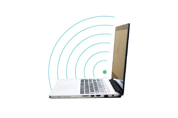 Laptop connesso alla rete Internet wireless di un campus