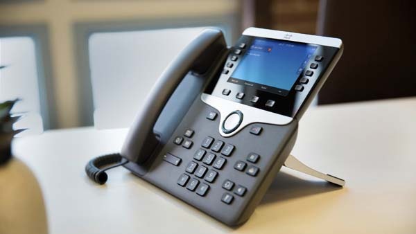 ボイスオーバー IP 電話システム（VoIP）