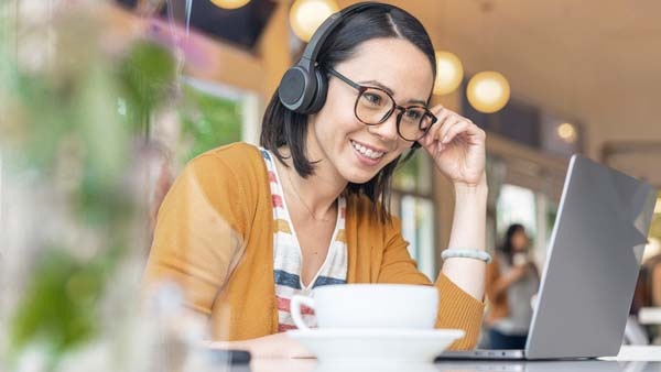 仮想エージェントを展開