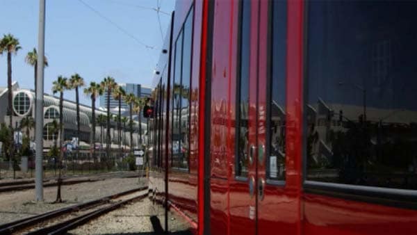 接続された路面電車、バス、車両