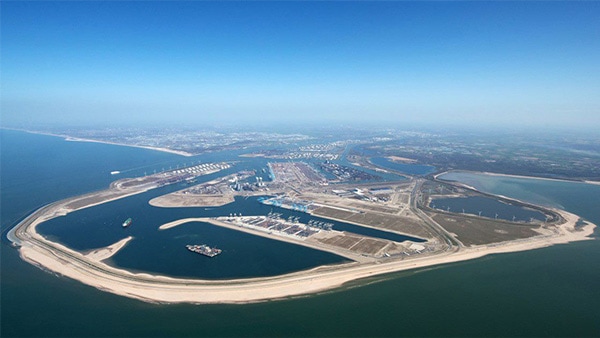Port of Rotterdam Embraces IoT Revolution 