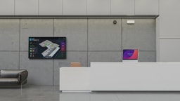 Lobby eines Büros mit hybriden Arbeitsplätzen